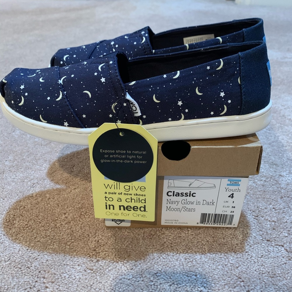 Toms Glow in the Dark Shoes - Size Youth 4